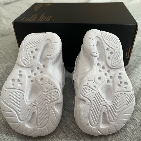 Children Nike Air Jordan 11 CMFT Low - Picture 4 of 6